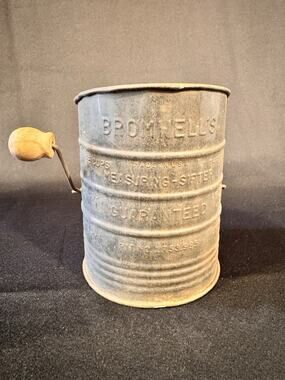 Vintage Bromwell's 3 Cup Flour Sifter Wood Knob Tin Kitchen Measuring Sifter USA